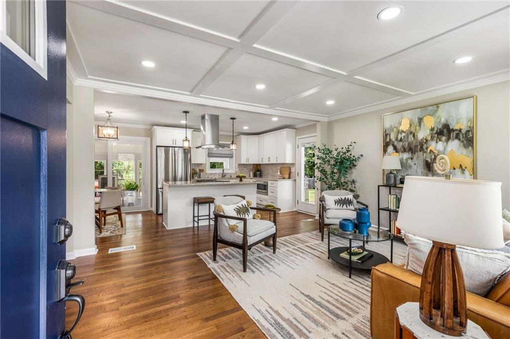 117 Douglas Drive SE