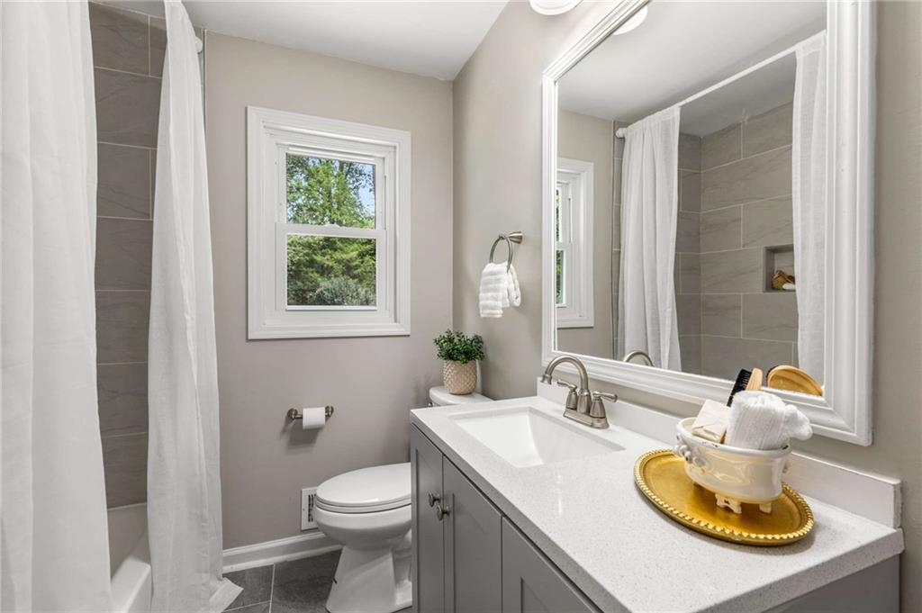 117 Douglas Drive SE