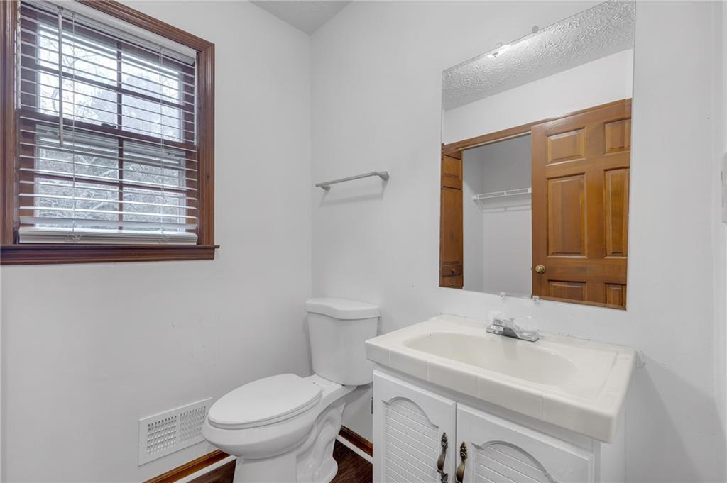 2729 Cheatham Court NW