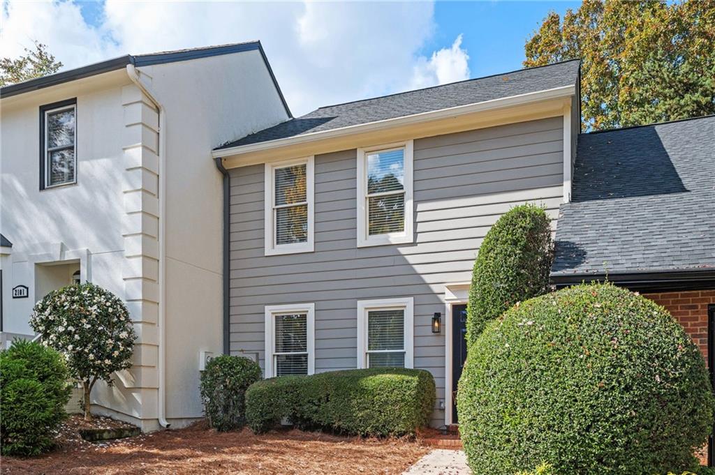 2103 Kristen Court SE