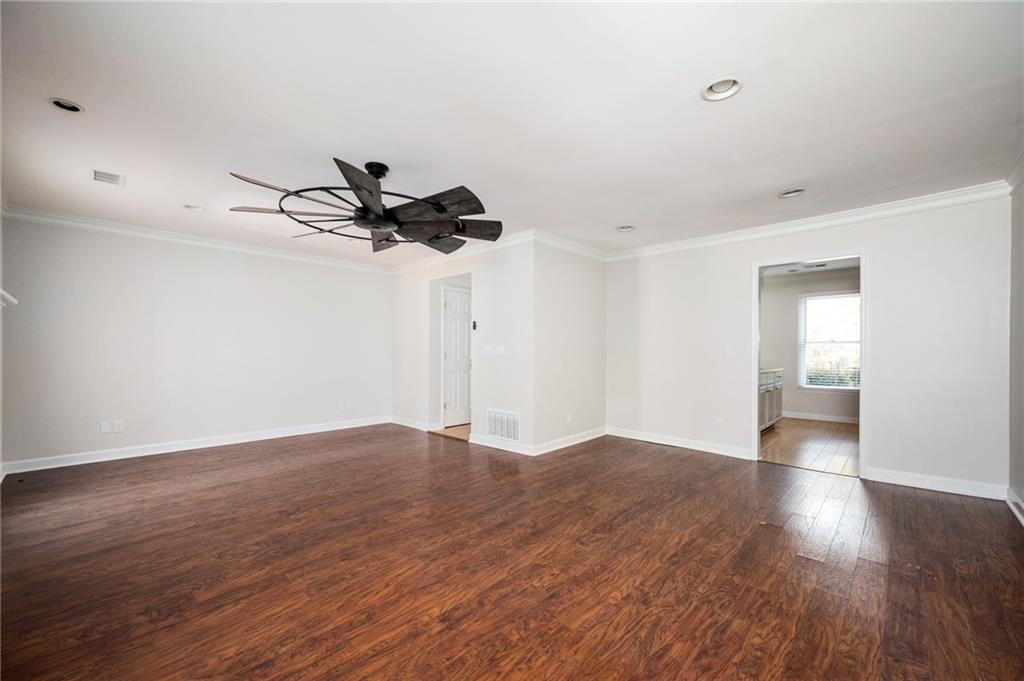 2103 Kristen Court SE