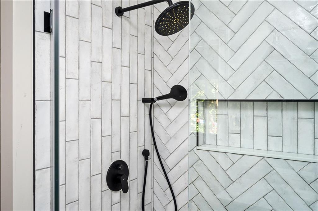 2103 Kristen Court SE