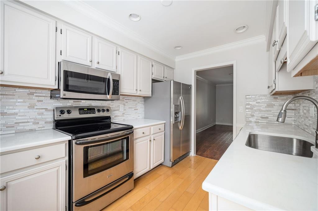 2103 Kristen Court SE