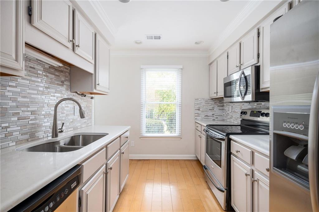 2103 Kristen Court SE