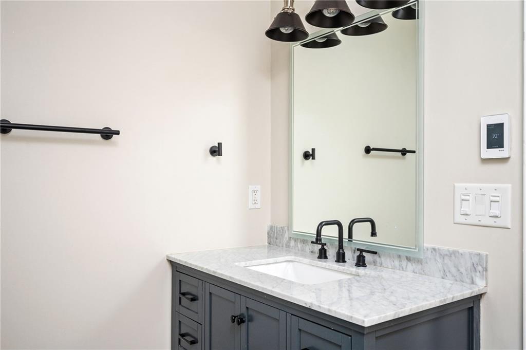 2103 Kristen Court SE