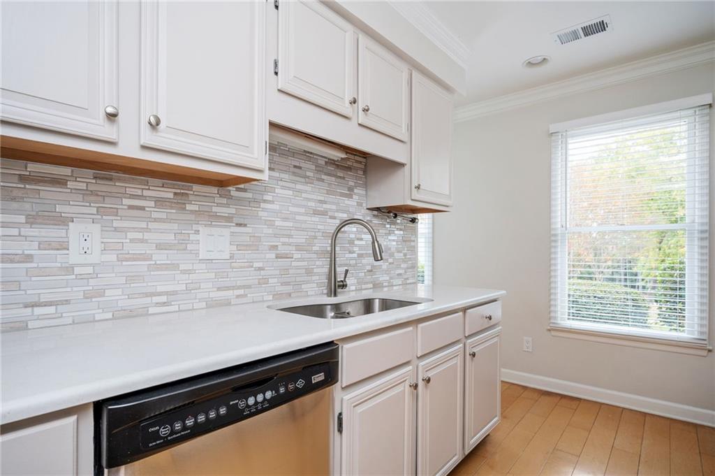 2103 Kristen Court SE