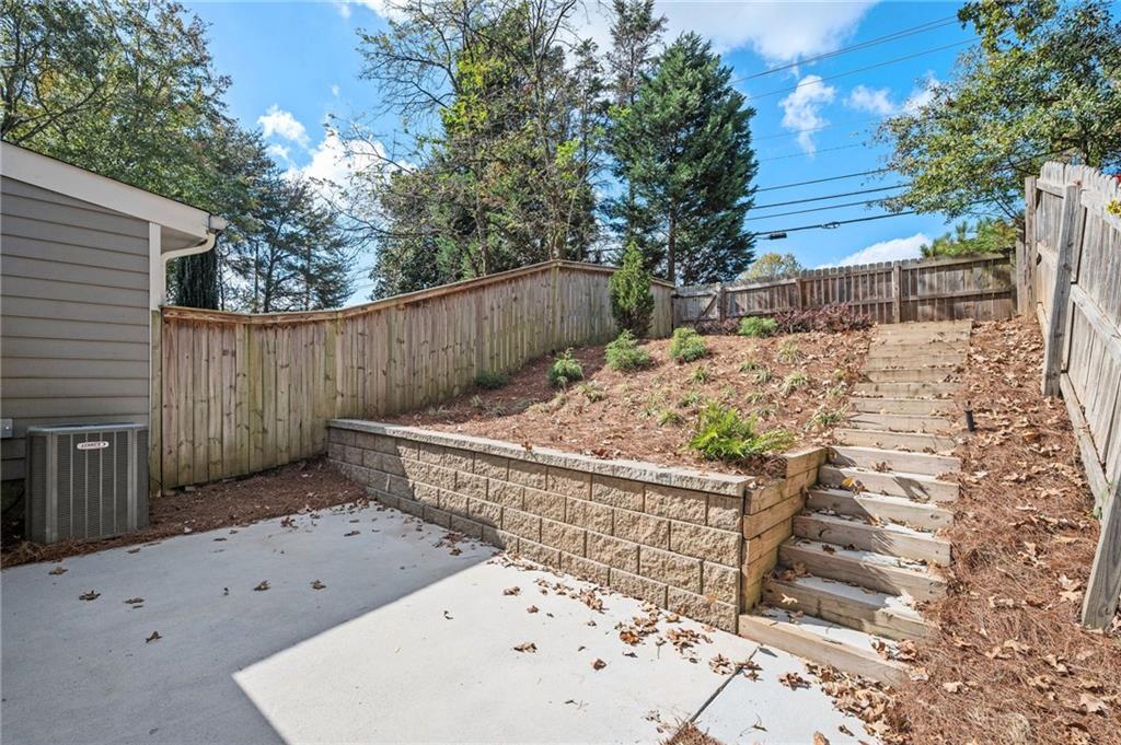 2103 Kristen Court SE