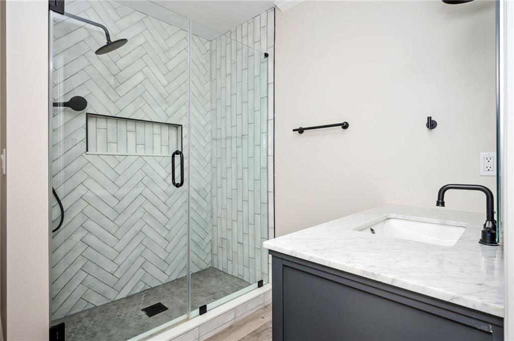 2103 Kristen Court SE