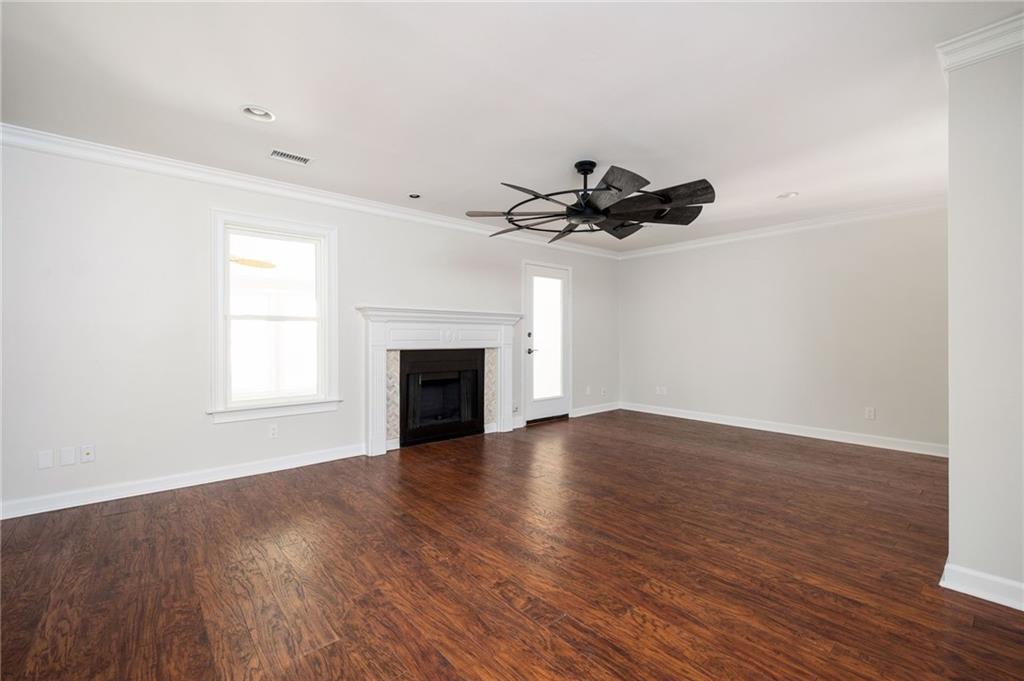 2103 Kristen Court SE