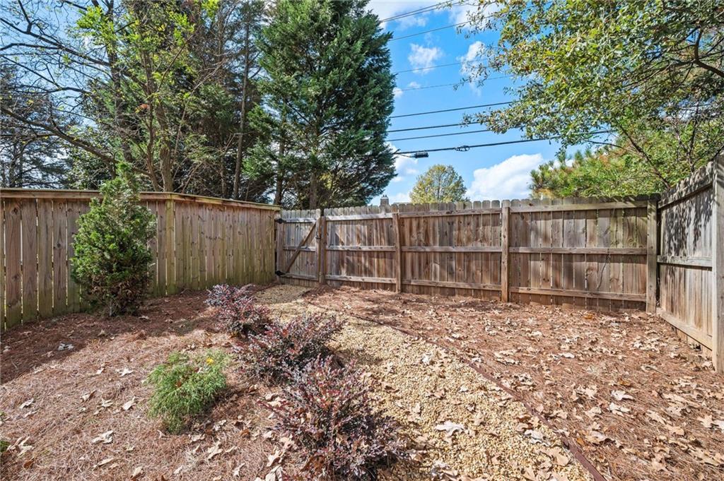 2103 Kristen Court SE