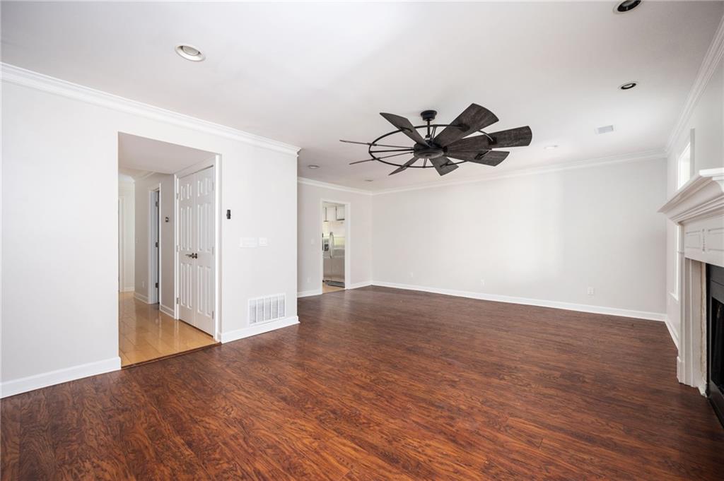 2103 Kristen Court SE