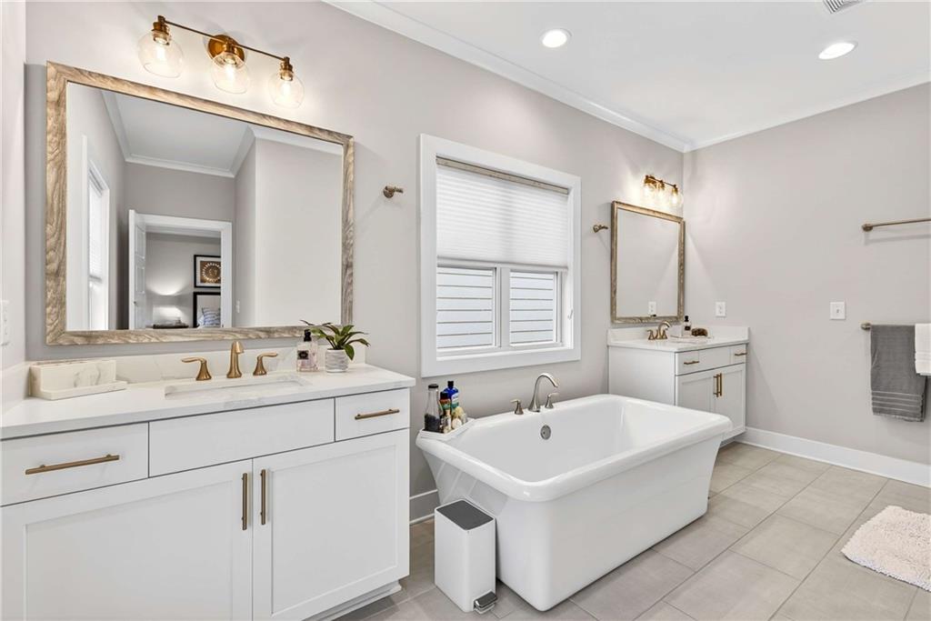 912 Luther Street NW