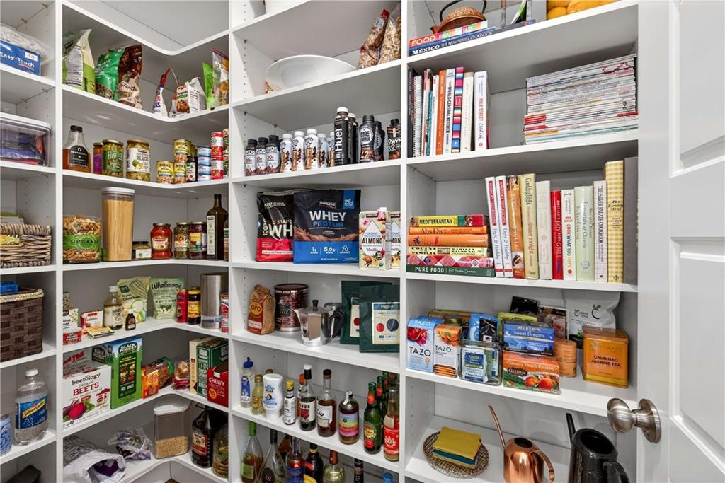 912 Luther Street NW