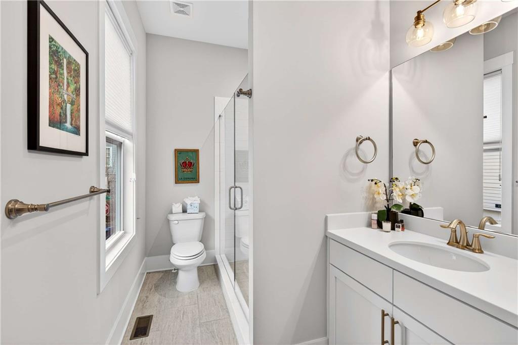 912 Luther Street NW