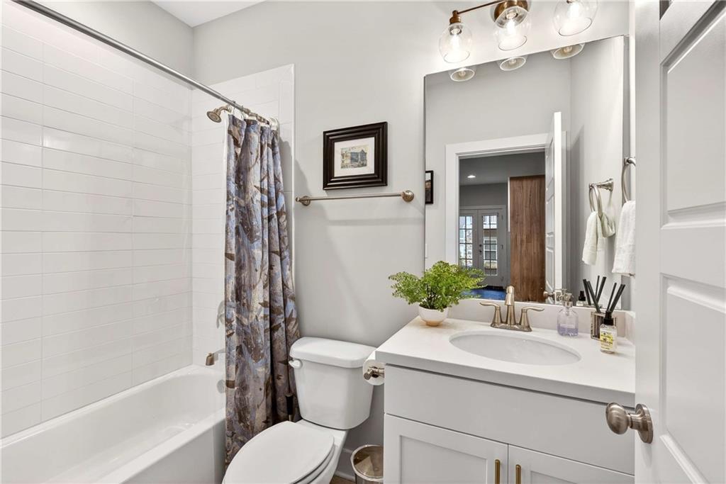 912 Luther Street NW