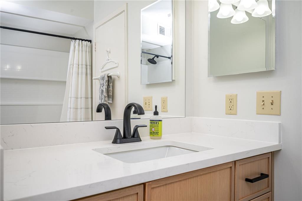 23 Middleton Court SE