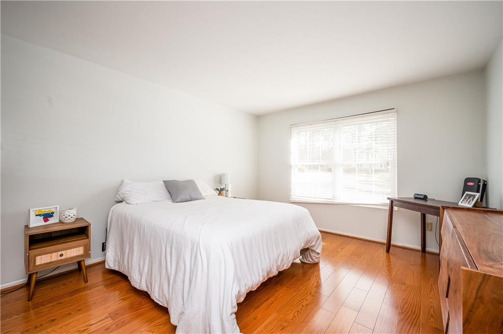 23 Middleton Court SE