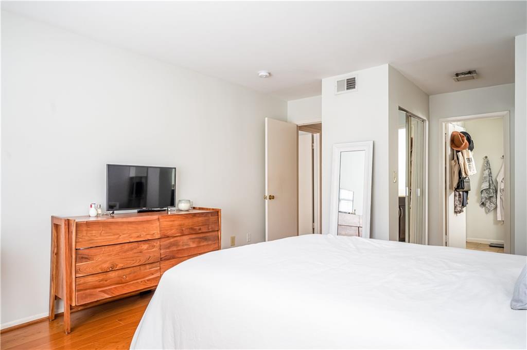 23 Middleton Court SE