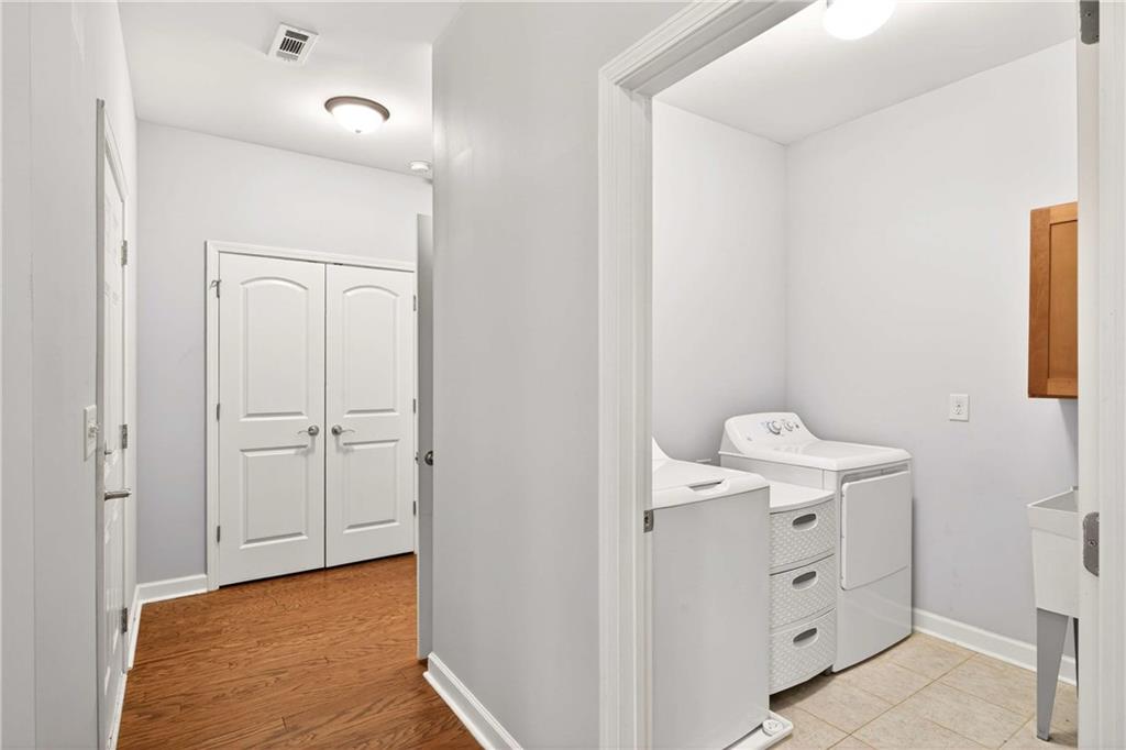 1976 Grove Field Lane