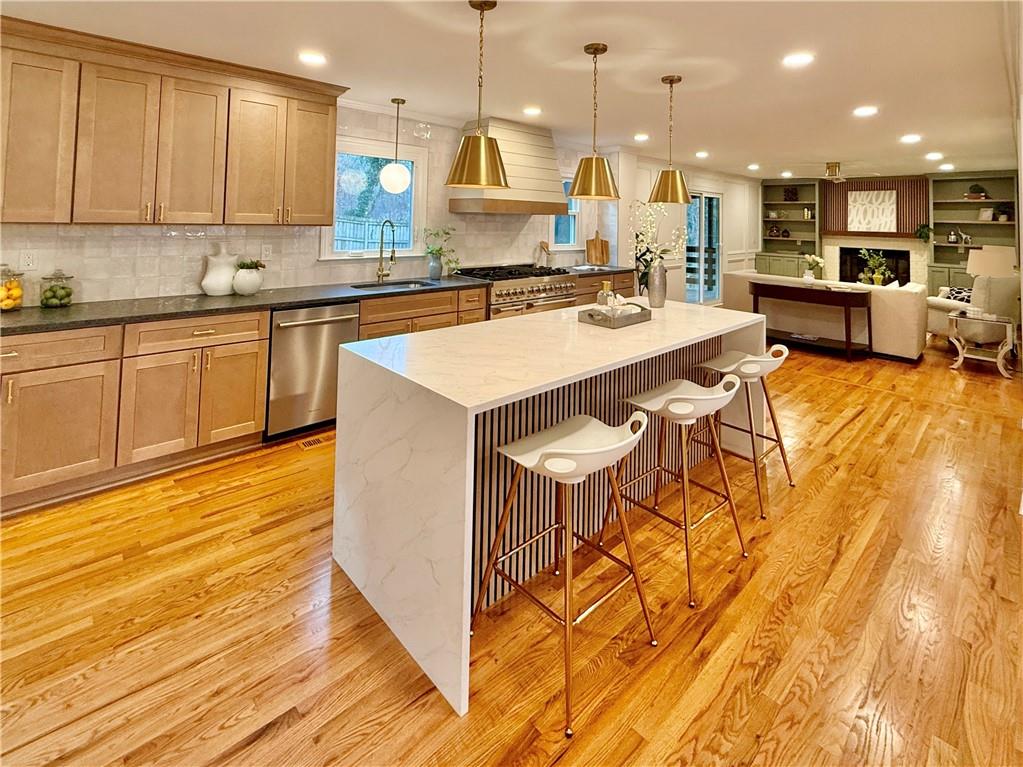 1208 Dunbrooke Lane