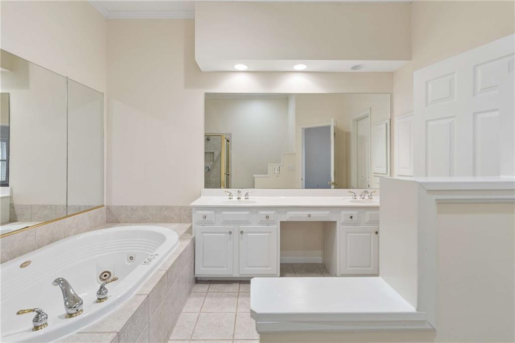 610 Vinings Estates Drive SE Unit B12