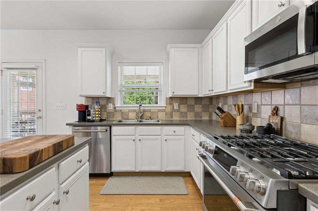 4820 Edinburgh Drive