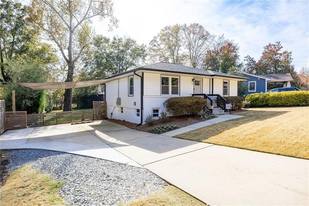 982 Oakdale Drive SE