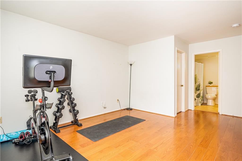 23 Middleton Court SE