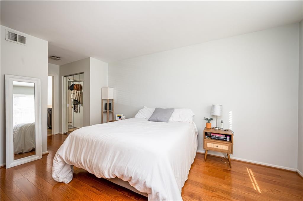 23 Middleton Court SE