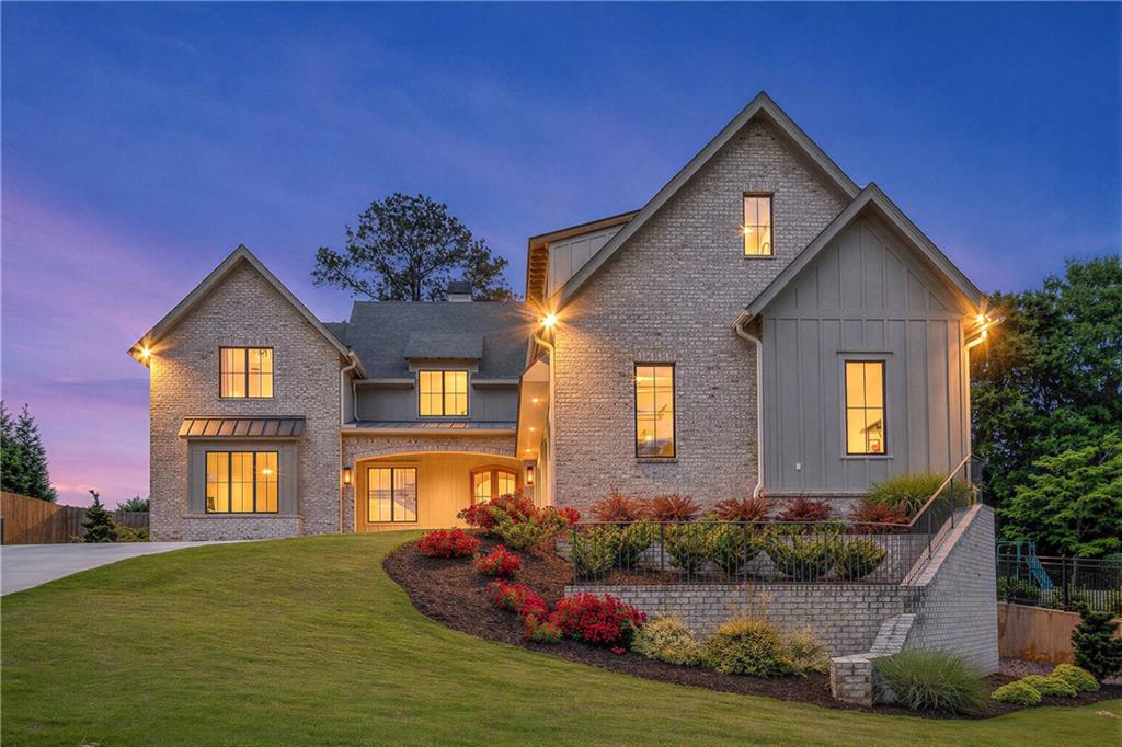 341 Mockingbird Lane SE