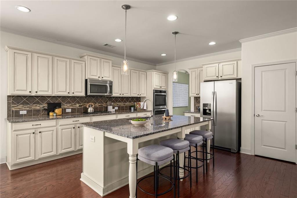 719 Park Manor Drive SE
