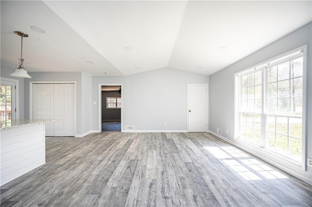 405 Concord Woods Drive SE