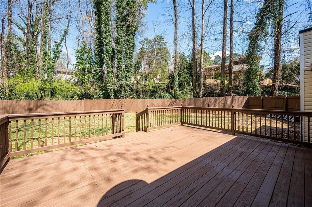 405 Concord Woods Drive SE