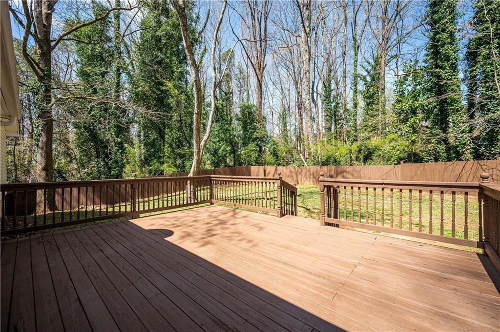 405 Concord Woods Drive SE