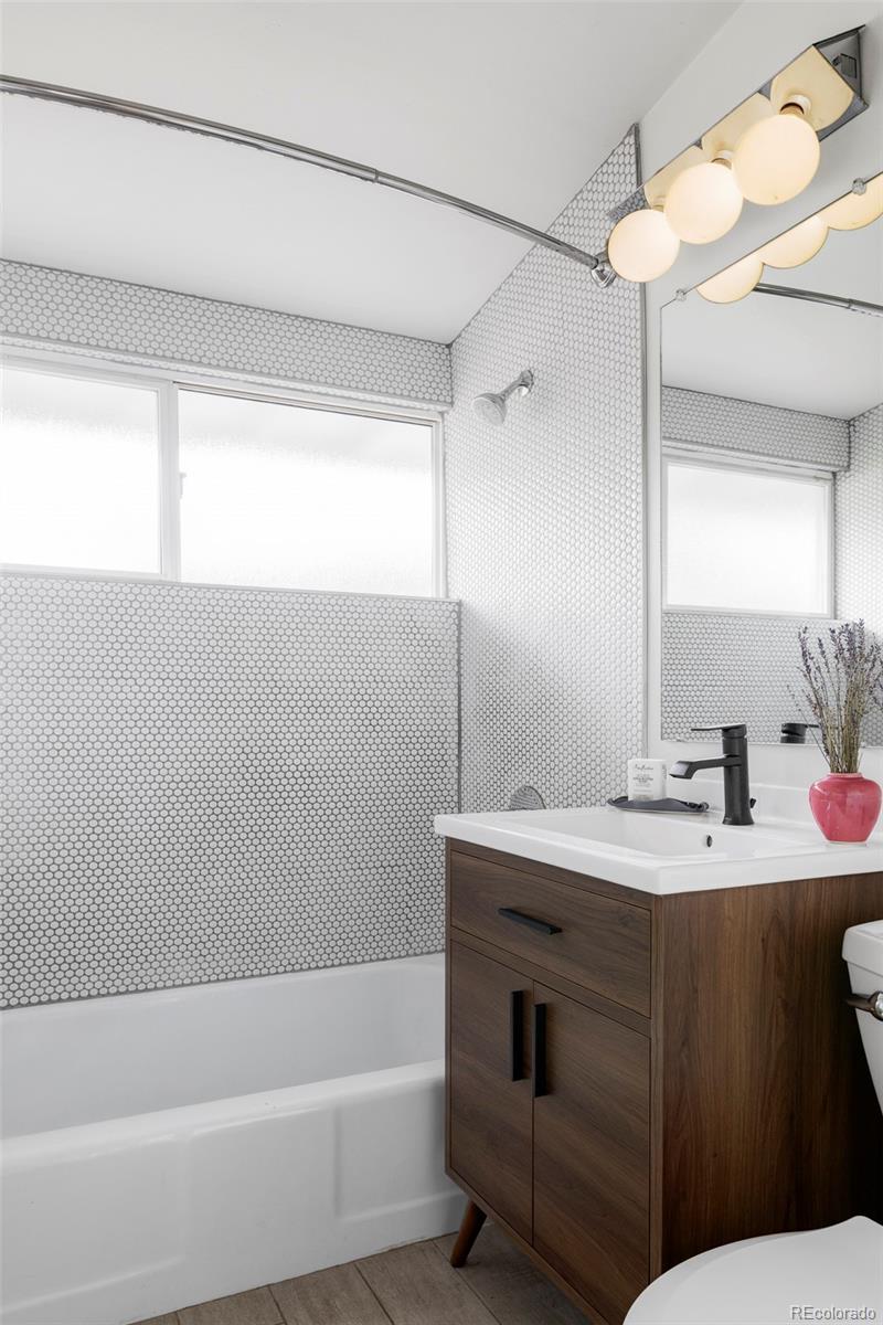 2515 S Newton Street