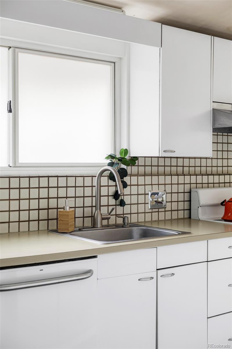 2515 S Newton Street