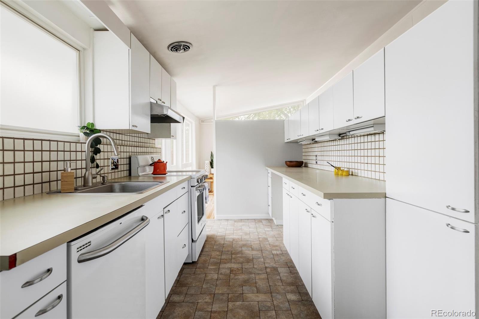 2515 S Newton Street