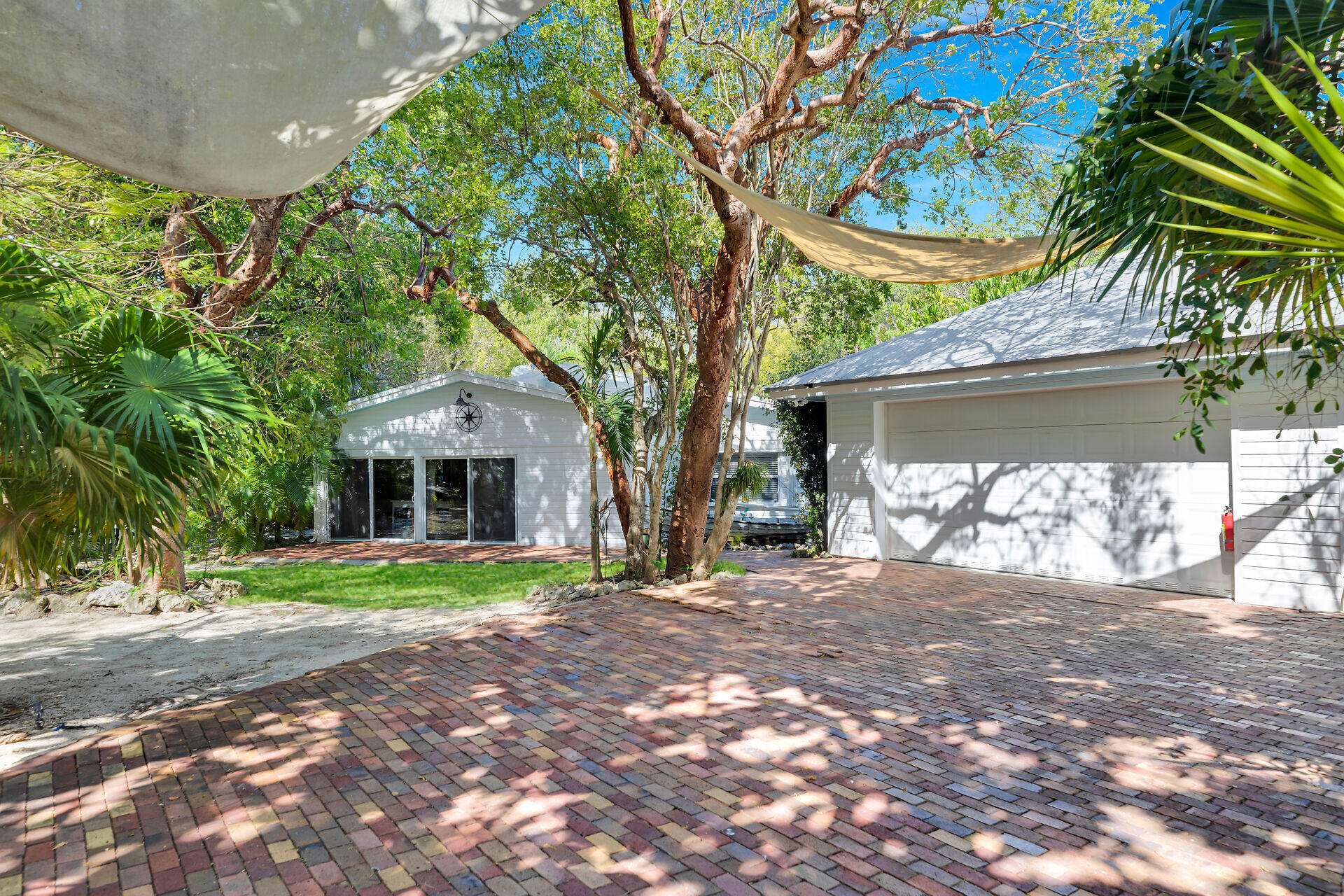 145 Plantation Boulevard