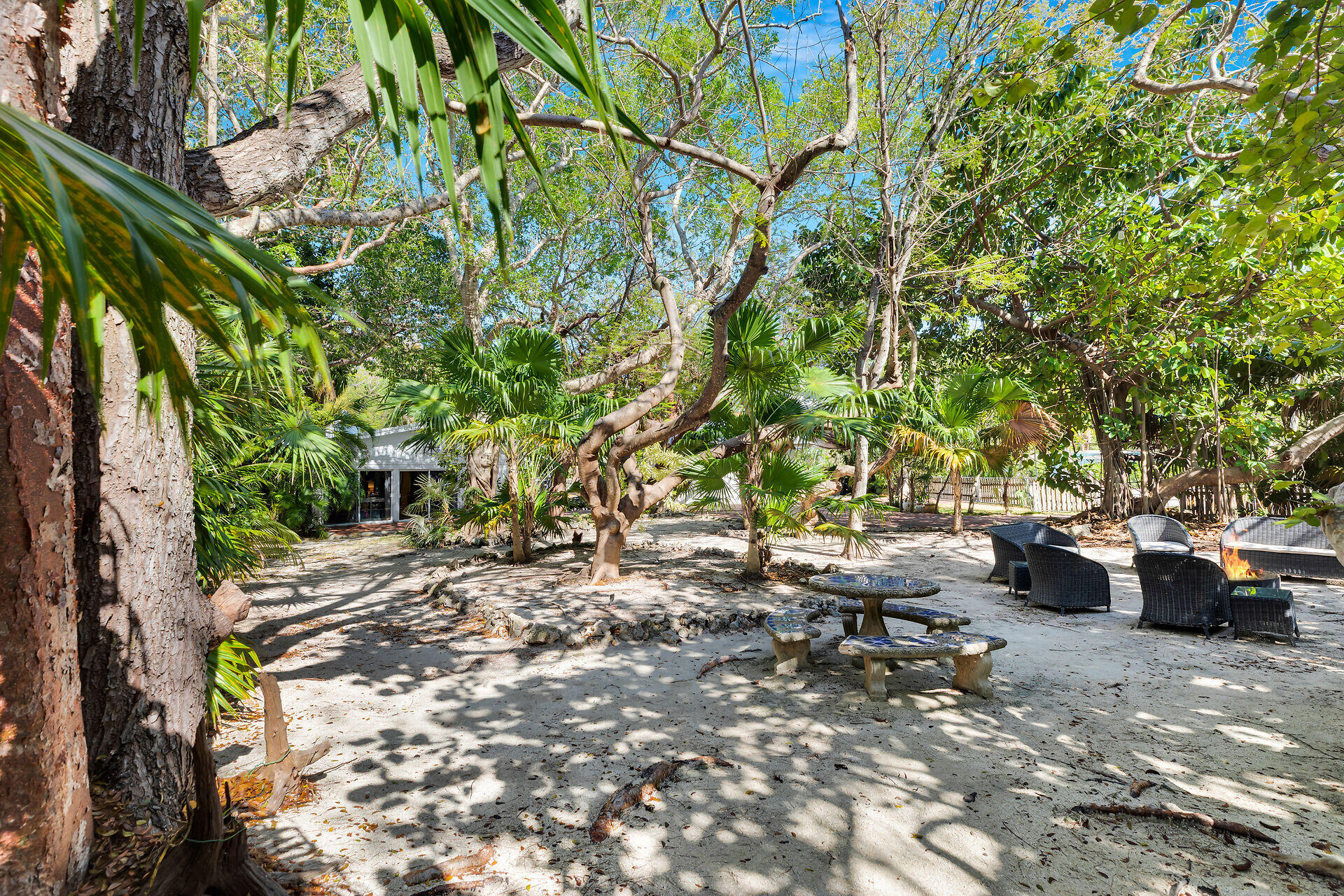 145 Plantation Boulevard