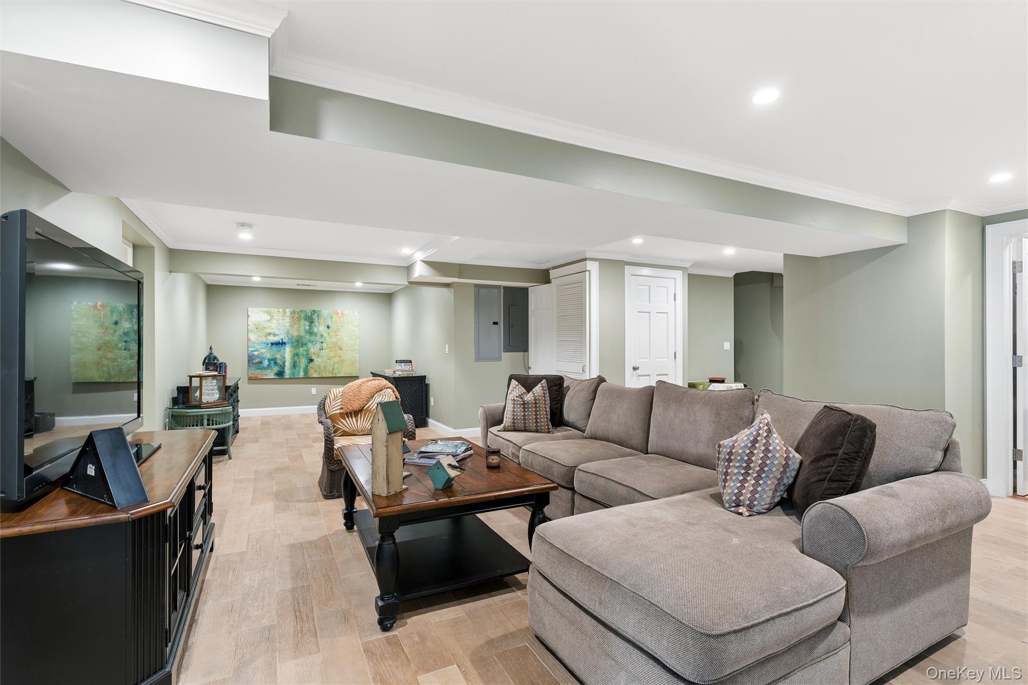 245 Meadows W