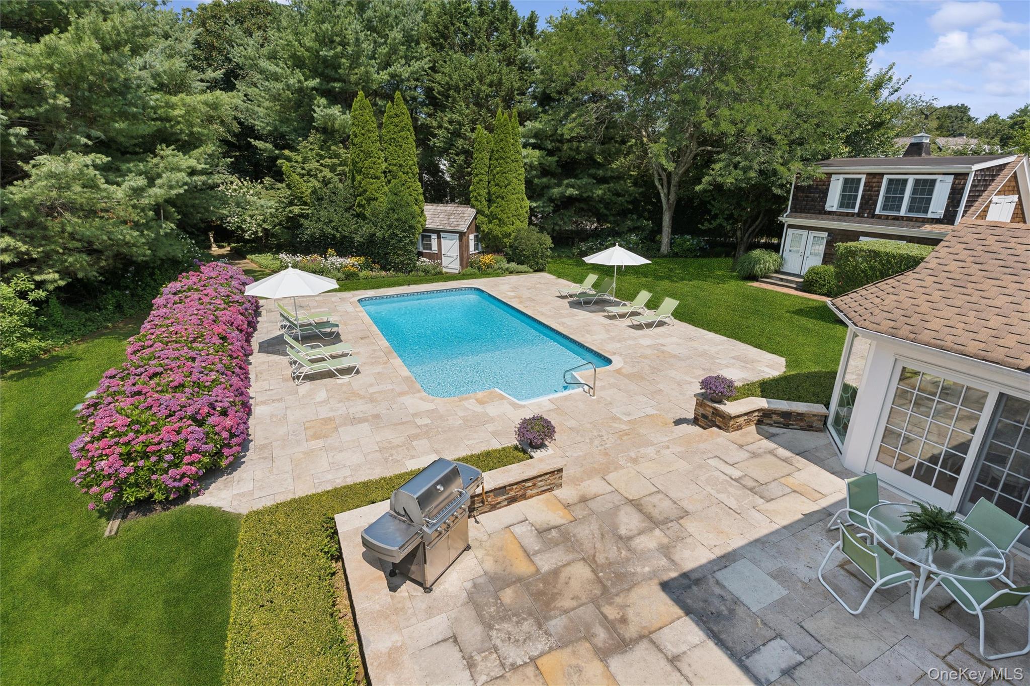 245 Meadows W
