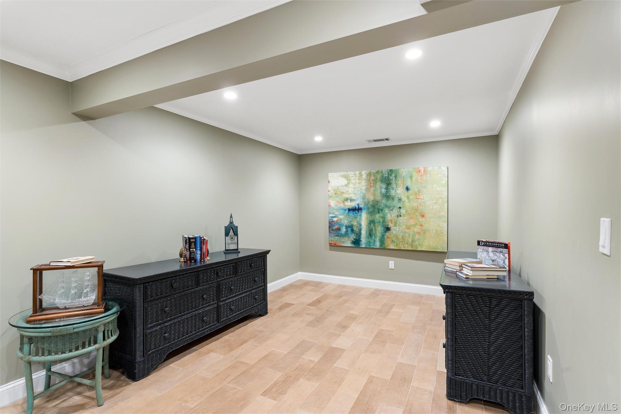245 Meadows W
