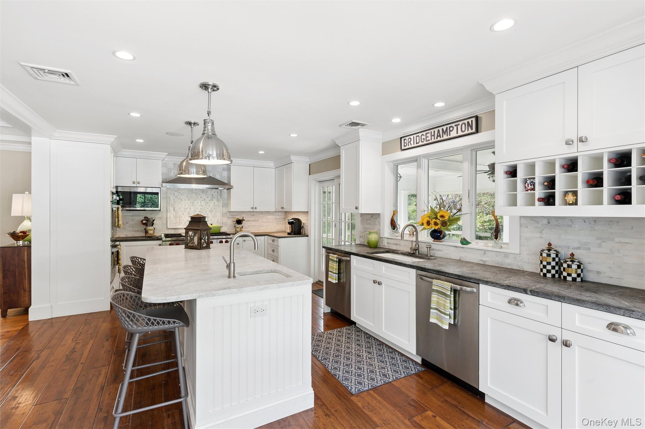 245 Meadows W