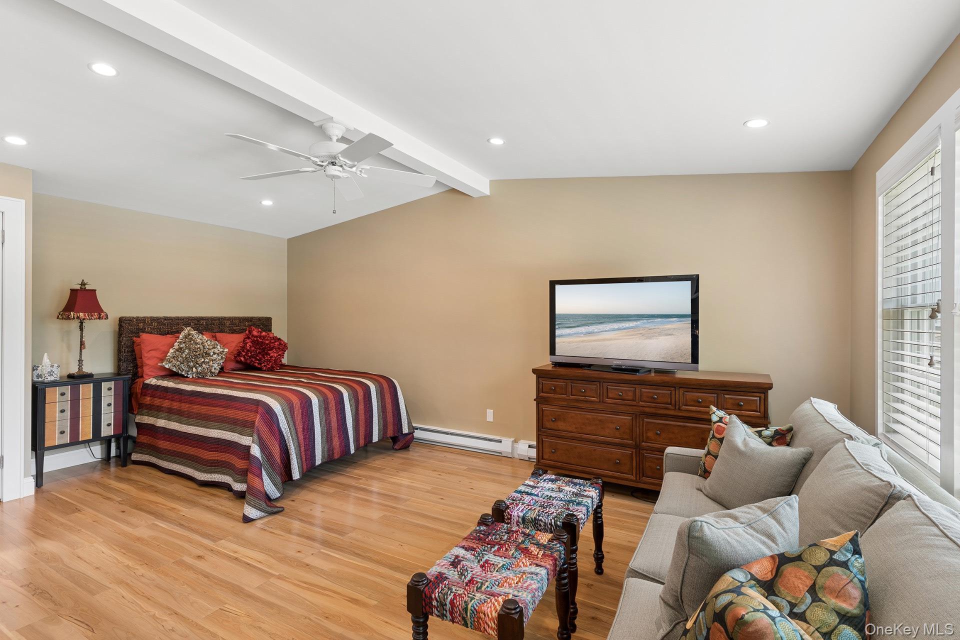245 Meadows W