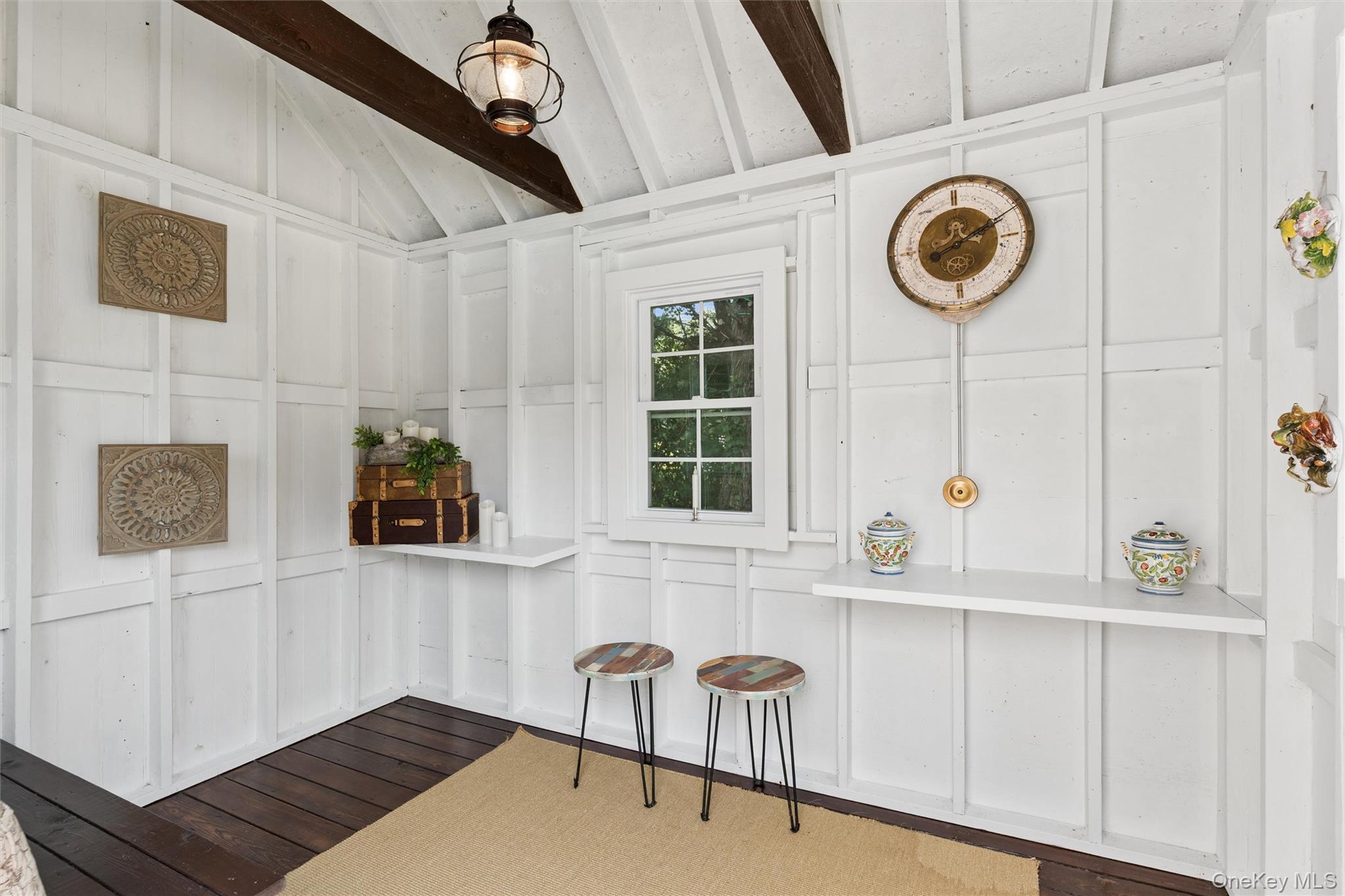 245 Meadows W