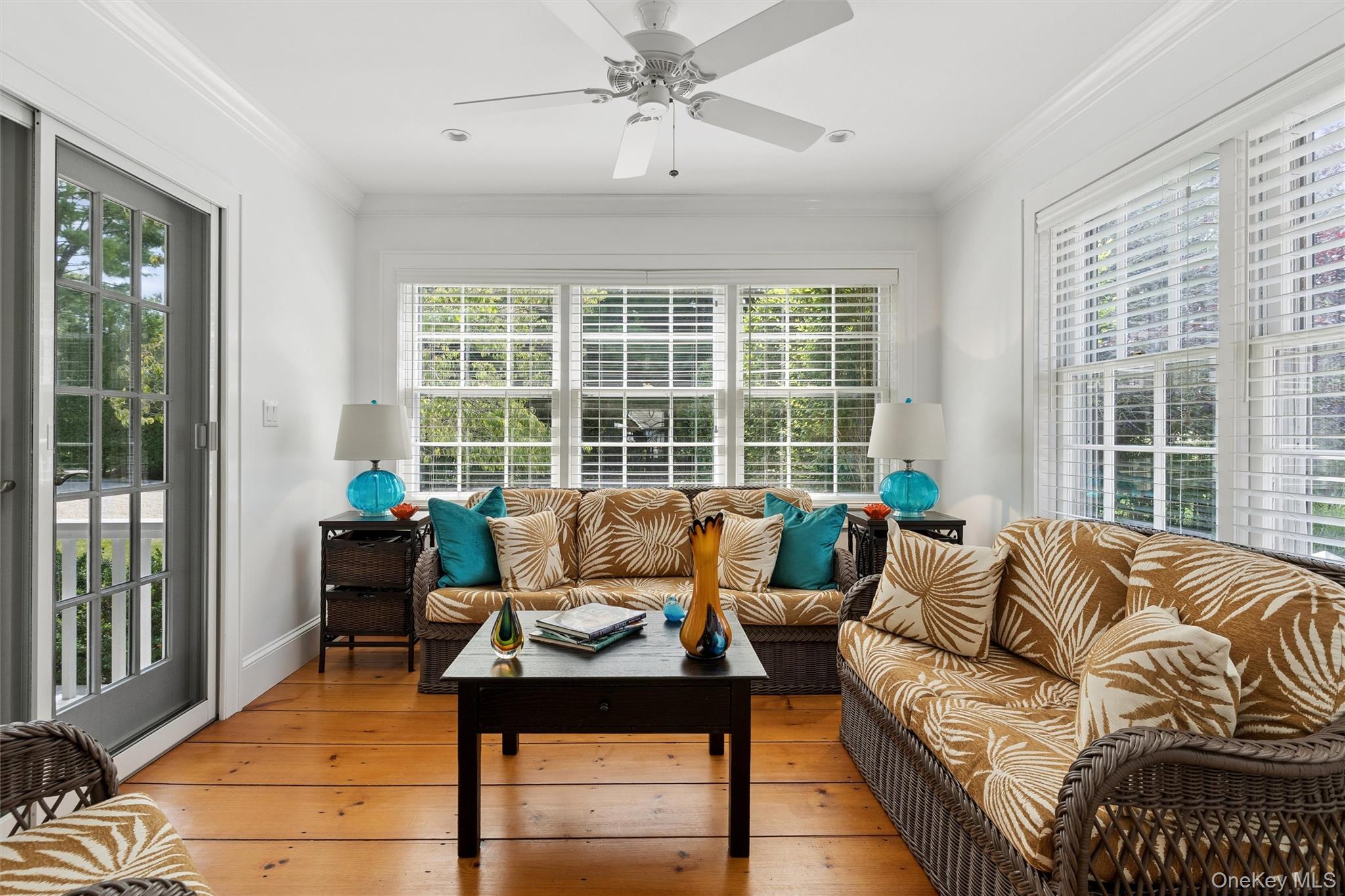 245 Meadows W