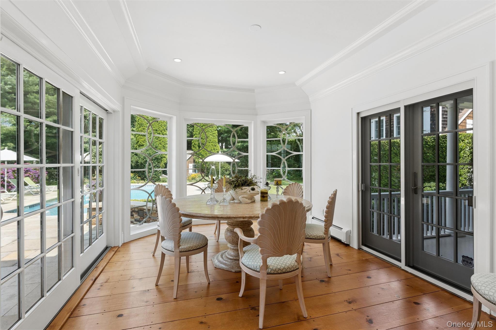 245 Meadows W