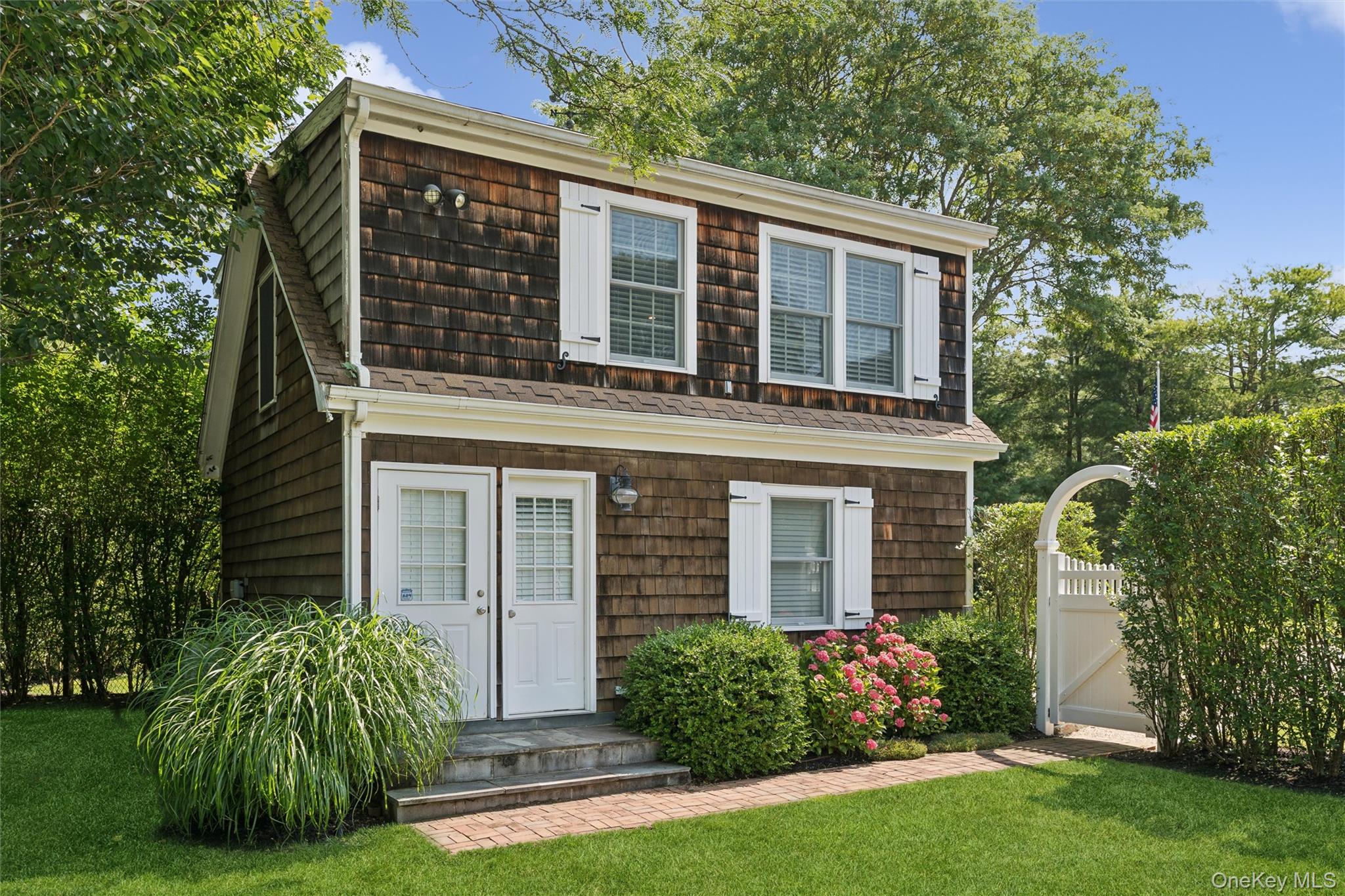 245 Meadows W