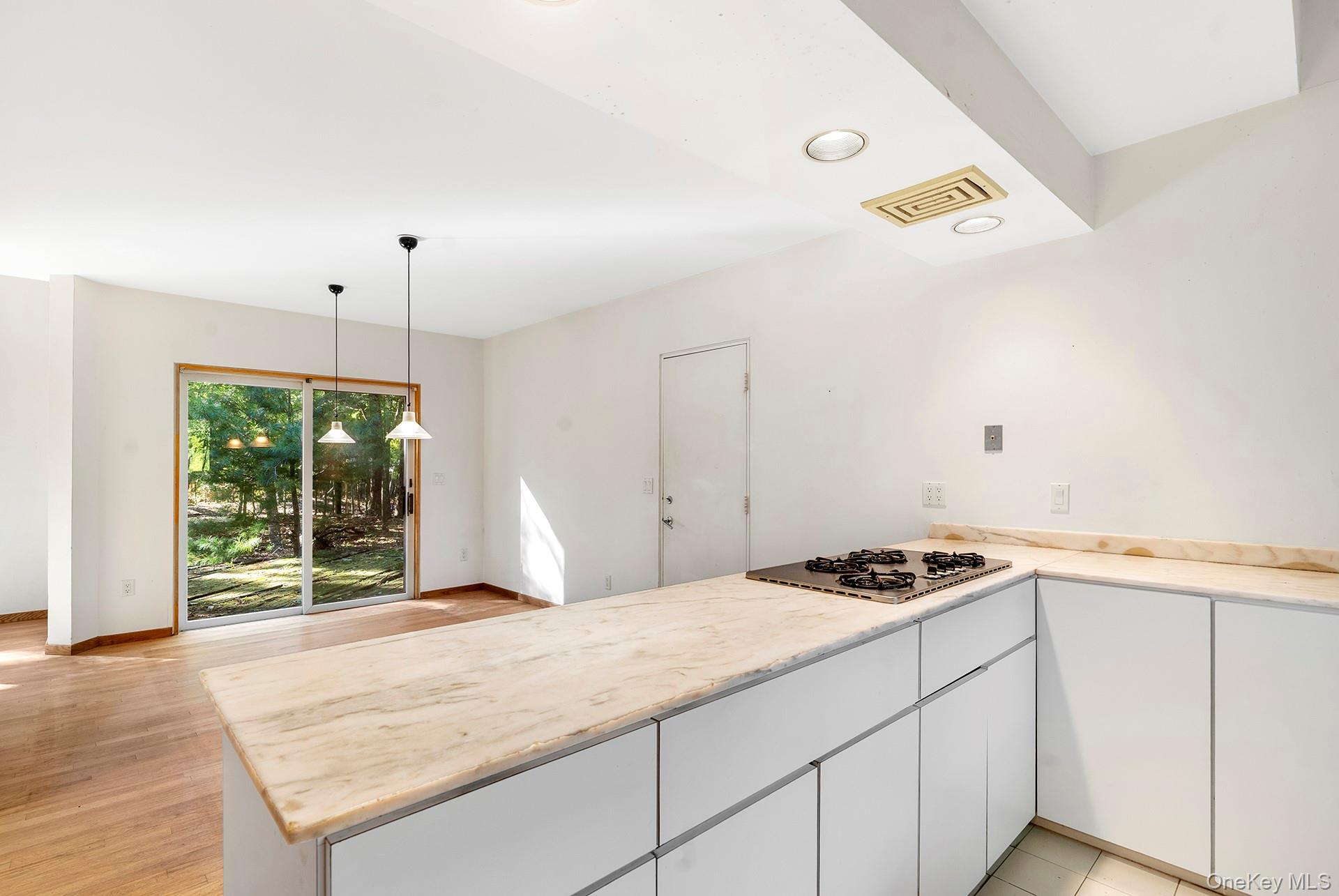 2 Boulder Lane