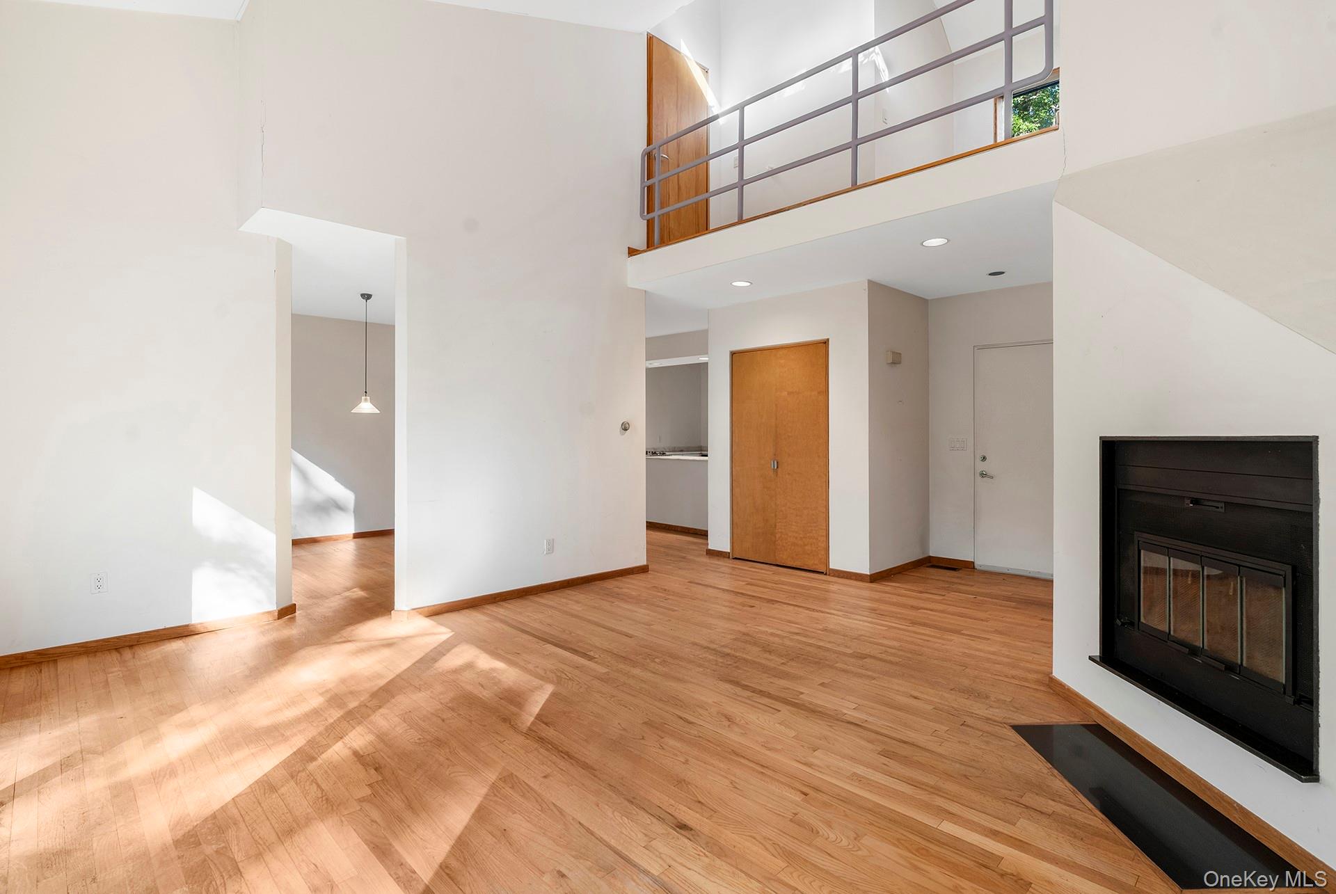 2 Boulder Lane